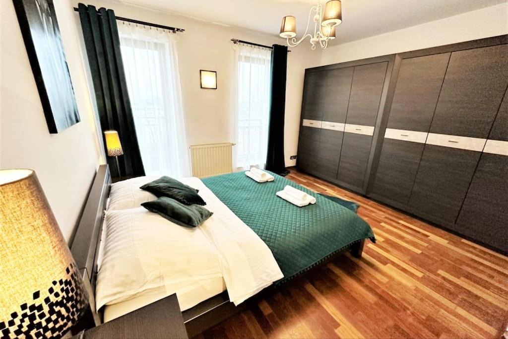 Exclusive Penthouse Near Citycenter 120M2 +Netflix Krakkó Kültér fotó