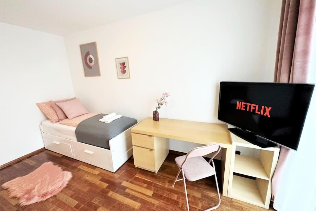 Exclusive Penthouse Near Citycenter 120M2 +Netflix Krakkó Kültér fotó