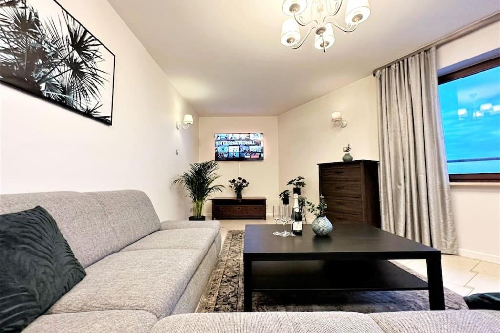 Exclusive Penthouse Near Citycenter 120M2 +Netflix Krakkó Kültér fotó