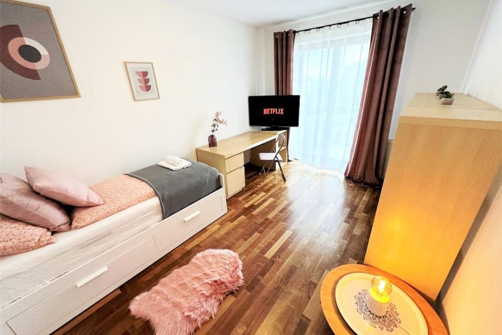 Exclusive Penthouse Near Citycenter 120M2 +Netflix Krakkó Kültér fotó