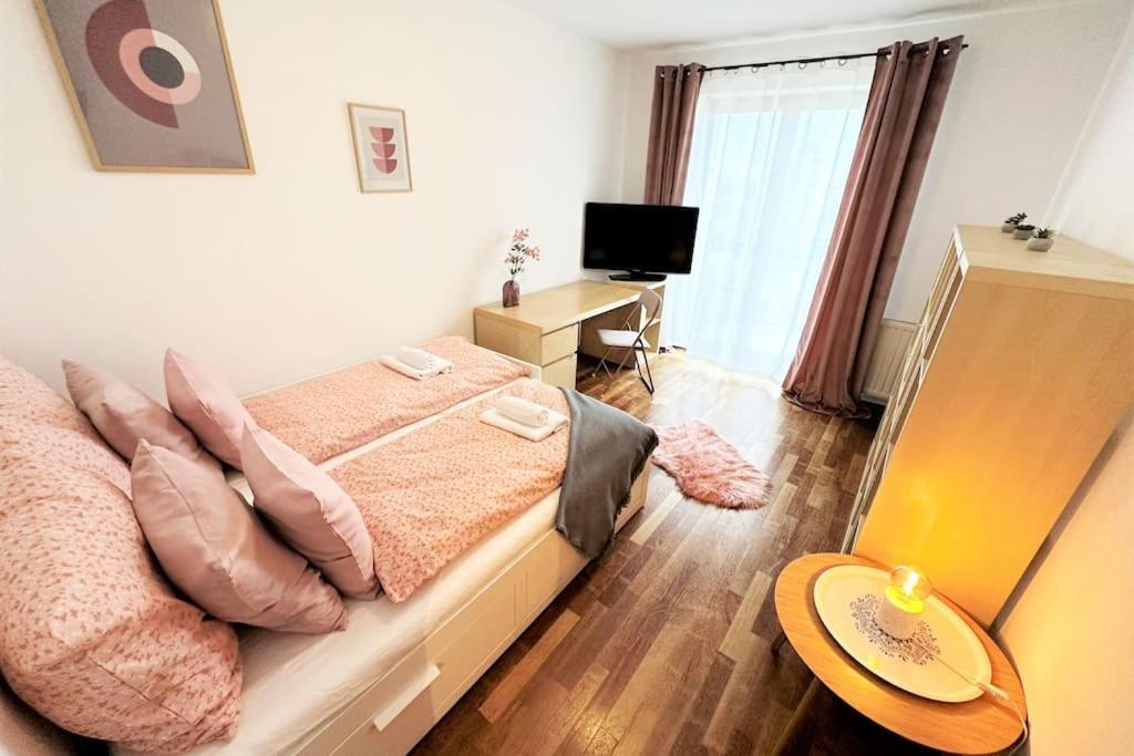Exclusive Penthouse Near Citycenter 120M2 +Netflix Krakkó Kültér fotó
